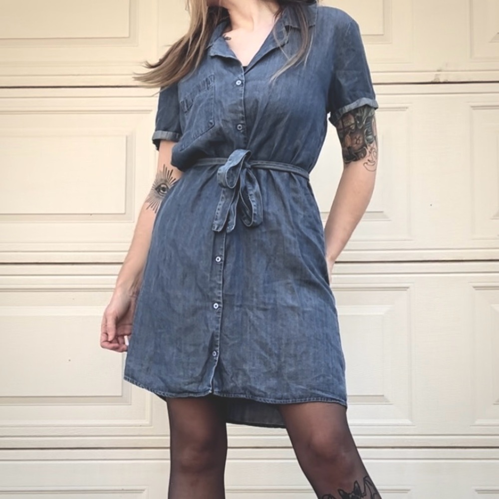 Clean girl asthetic casual chic blue jean button up collared Dress Med